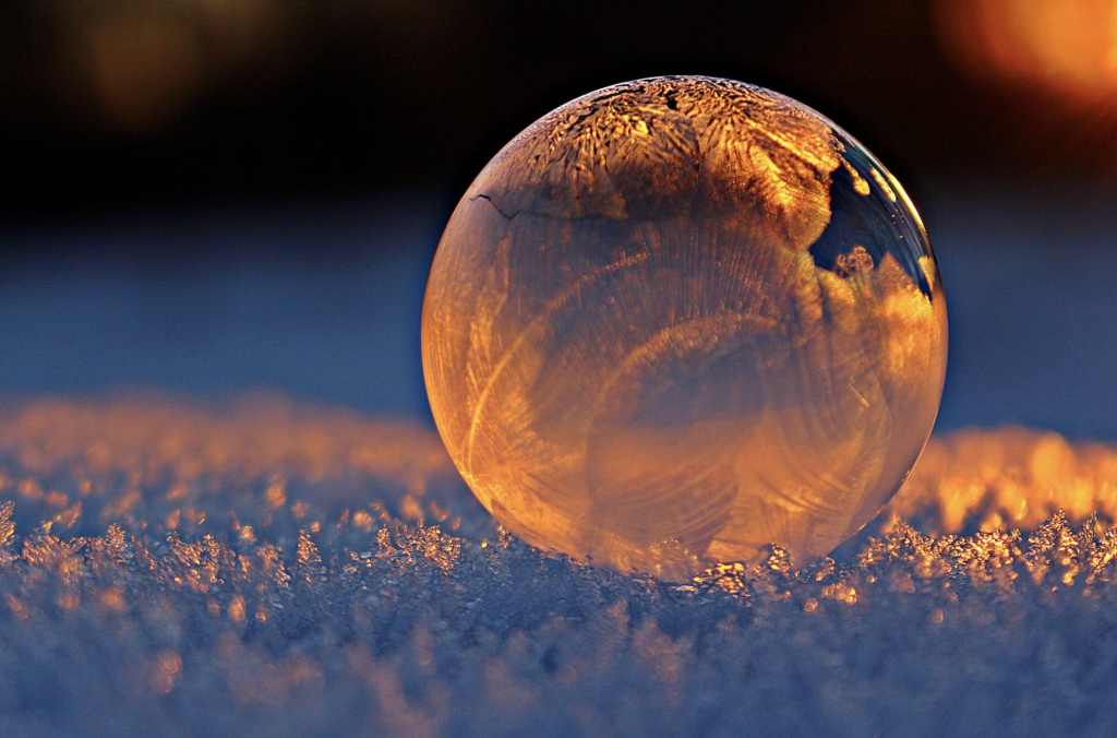 imagen de bola de hielo en el solsticio de invierno